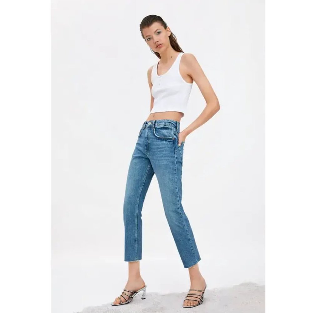 NWT Zara Size US 6 Light Blue Slouchy Mid Rise Jeans --p